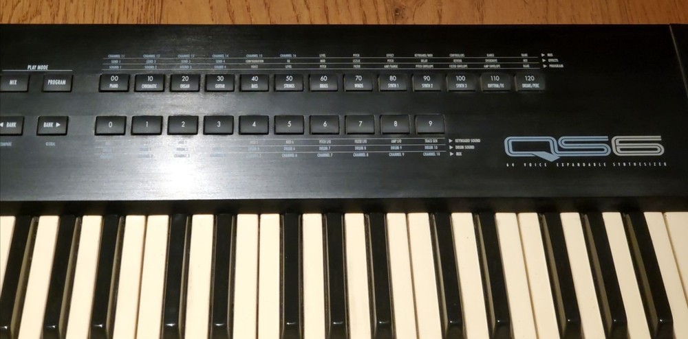 Alesis QS6 Synthesizer Keyboard