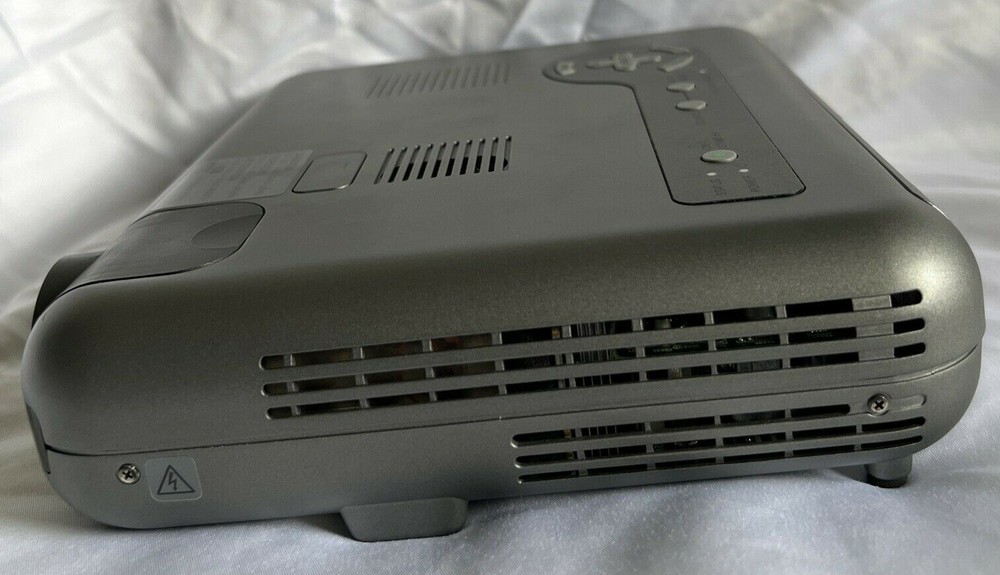 NEC LT150Z Projector w/ Remote & Carrying Case *Tested / Working*