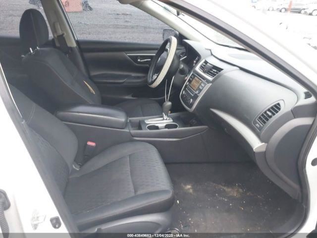 ALTIMA 2017 Glove Box 4971453