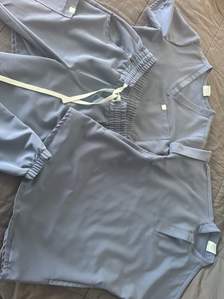Garde Malade Women’s Scrubs Set Blue Grey Uniform