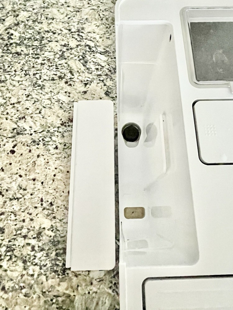 Miele Automatic Espresso & Coffee Countertop Machine. Model# CM6150