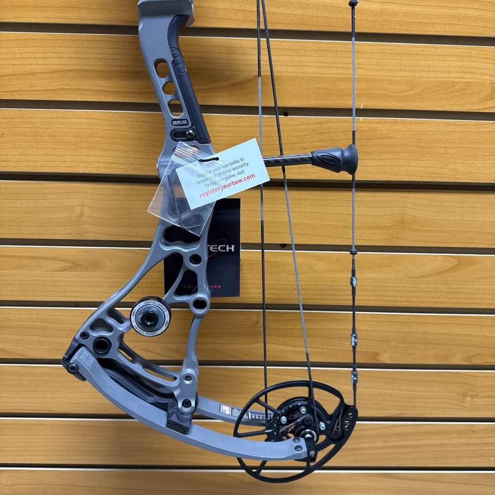 Item 3855 - Bowtech Archery Compound Bow - Core SR - RH - Charcoal - #70