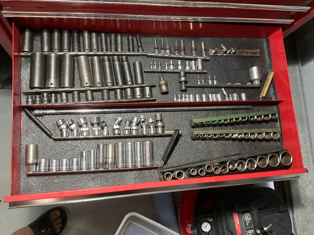 Matco tool chest used, master mechanic professional quality