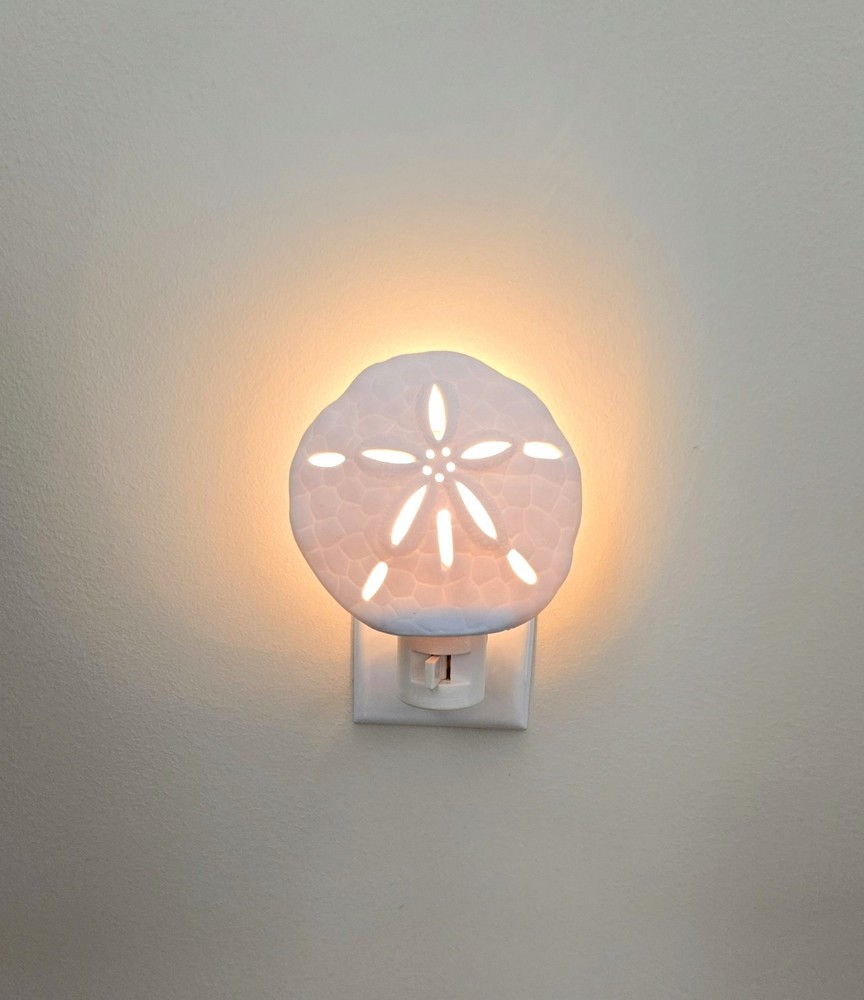 Ceramic Shell Warm White Night Light Made For Cracker Barrel (New In Box)