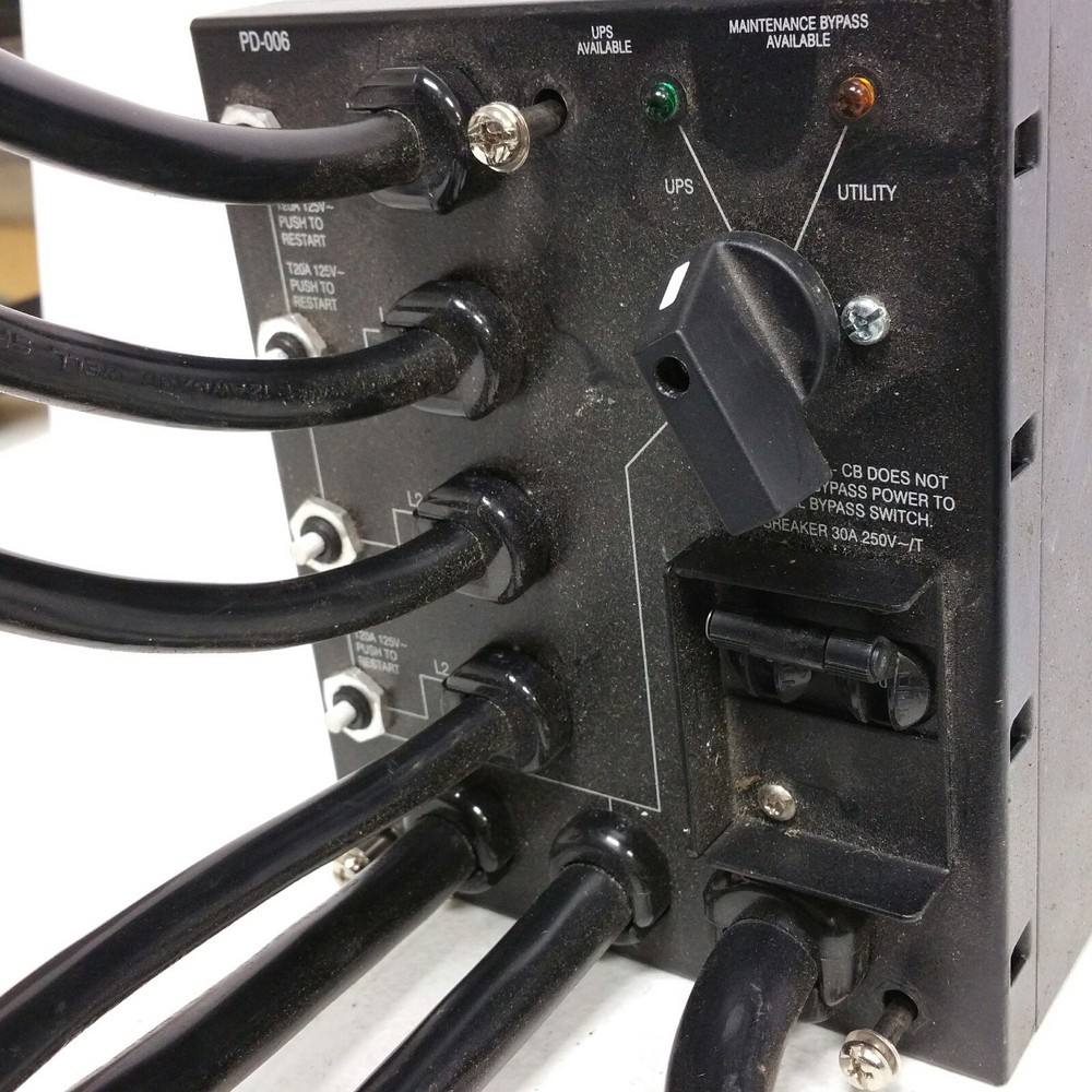 PD-006 UPS Maintenance Bypass Switch Box w/Circuit Breakers / Input breaker