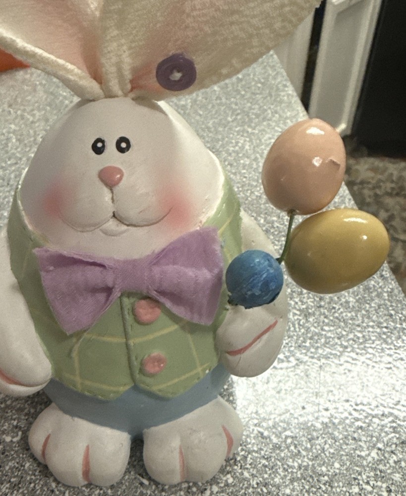 Set Of 3 Ceramic Easter bunny Ceramic Figurines,#39