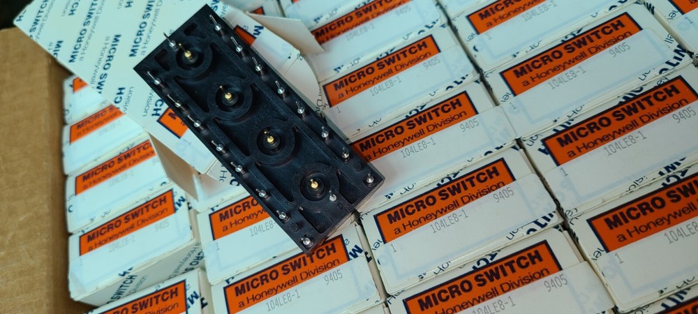 Micro Switch Honeywell Push Button Switch 104LE8-1 104LE8