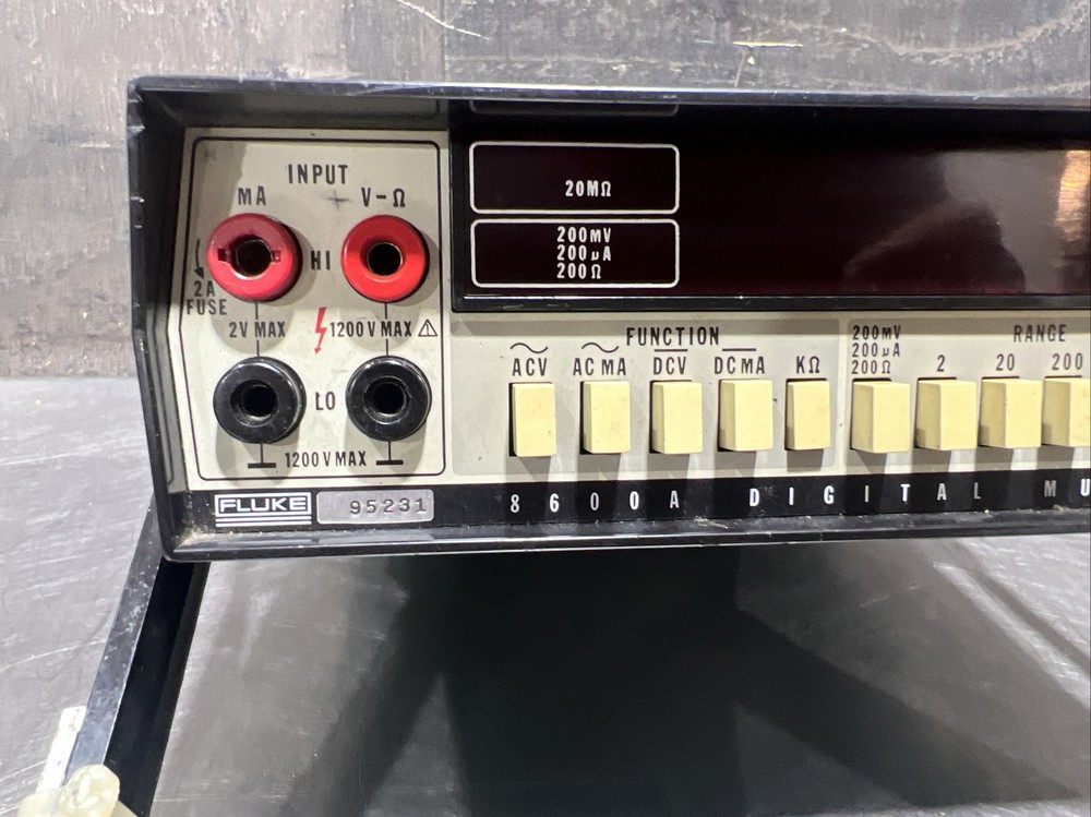 Fluke 8600A Digital Voltmeter Multimeter. Used Surplus