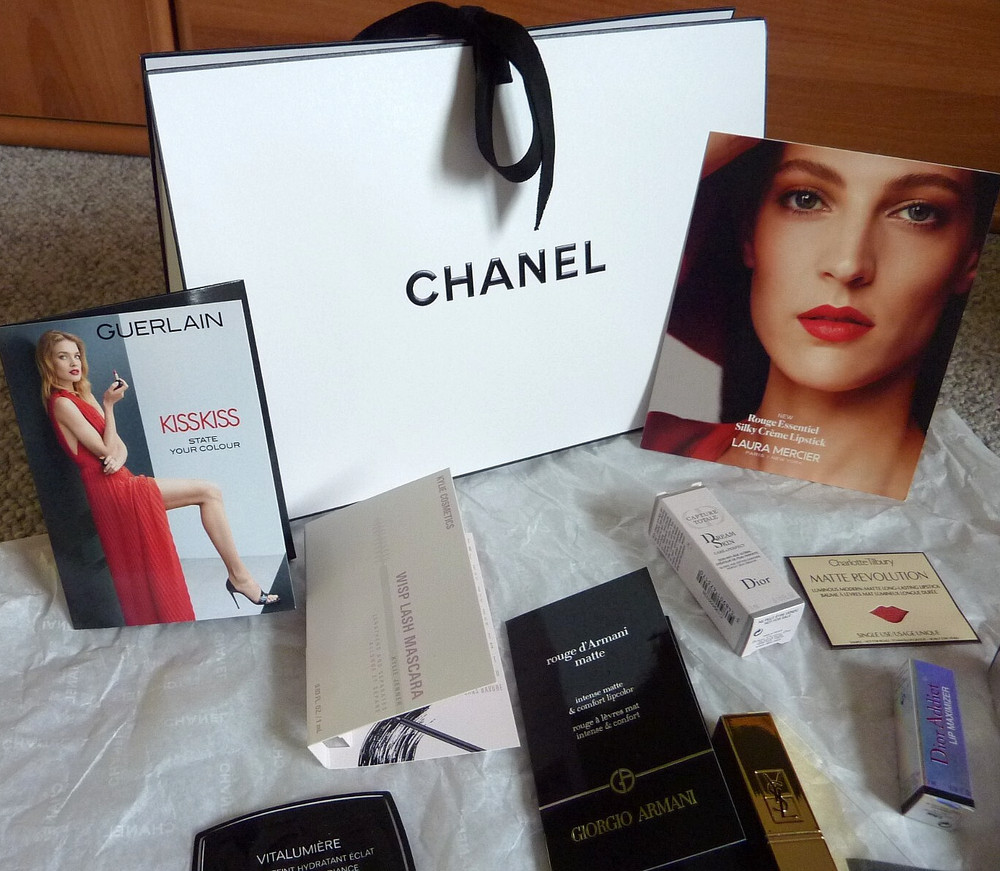 CHANEL White Envelope GIFT BOX Black Ribbon Tissue 11" x 7.5" x 4" & Samples