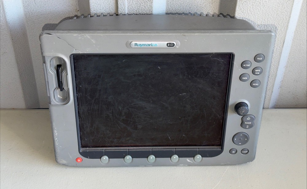 Raymarine E120 Classic GPS Chartplotter Multifunction Display * Unit Only *
