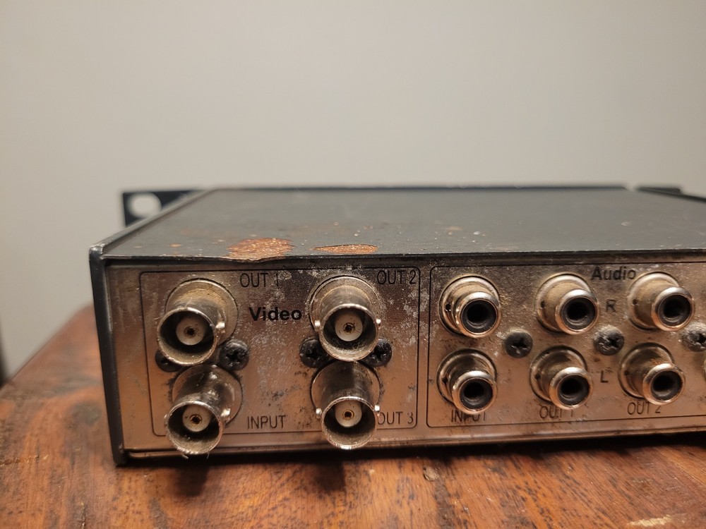 Kramer 1:3 Audio/Video DA VM-30AVB
