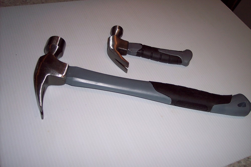 CLAW HAMMERS 8 OZ STUBBY & 24 OZ FRAMING NEW FREE S/H