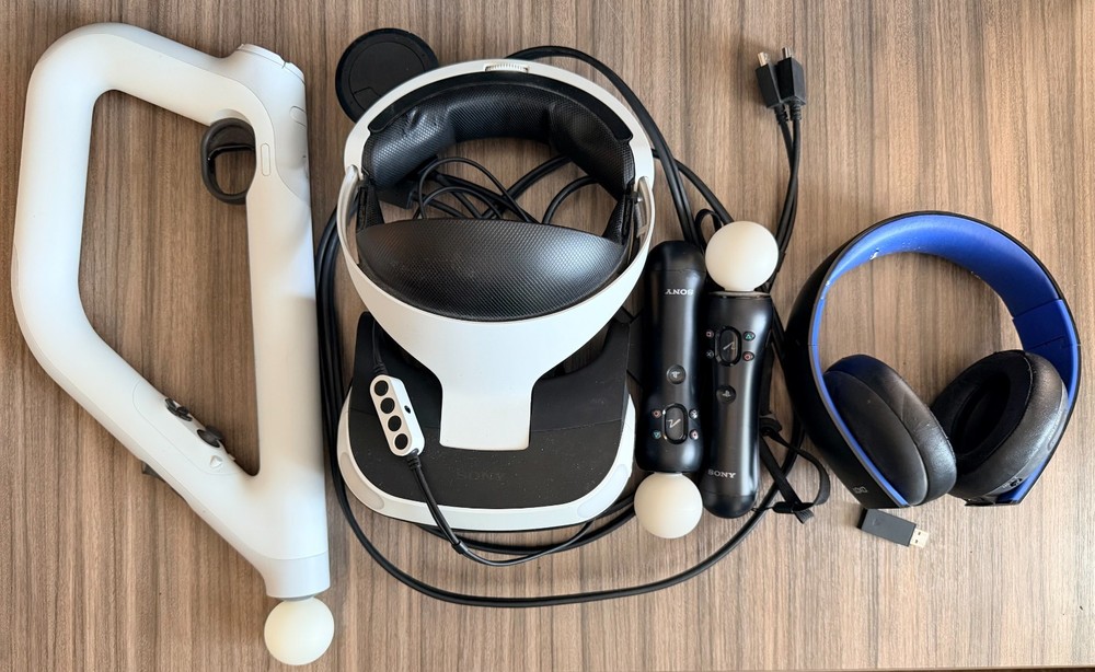 PlayStation VR Bundle PSVR + Move Controllers + Aim Controller + Headset