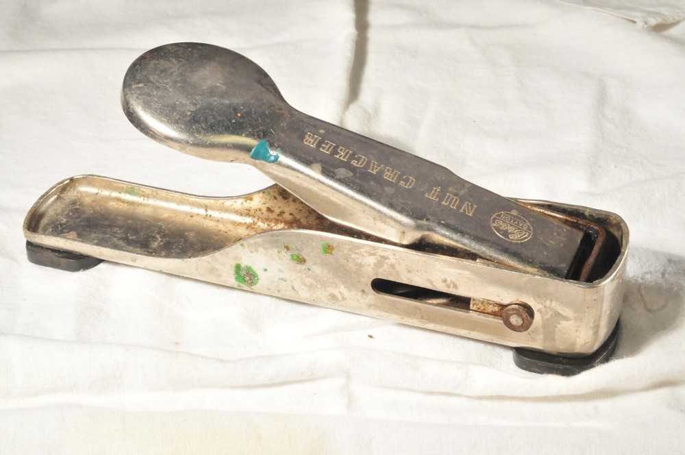 Nut Cracker - Boes Dayton NUT CRACKER