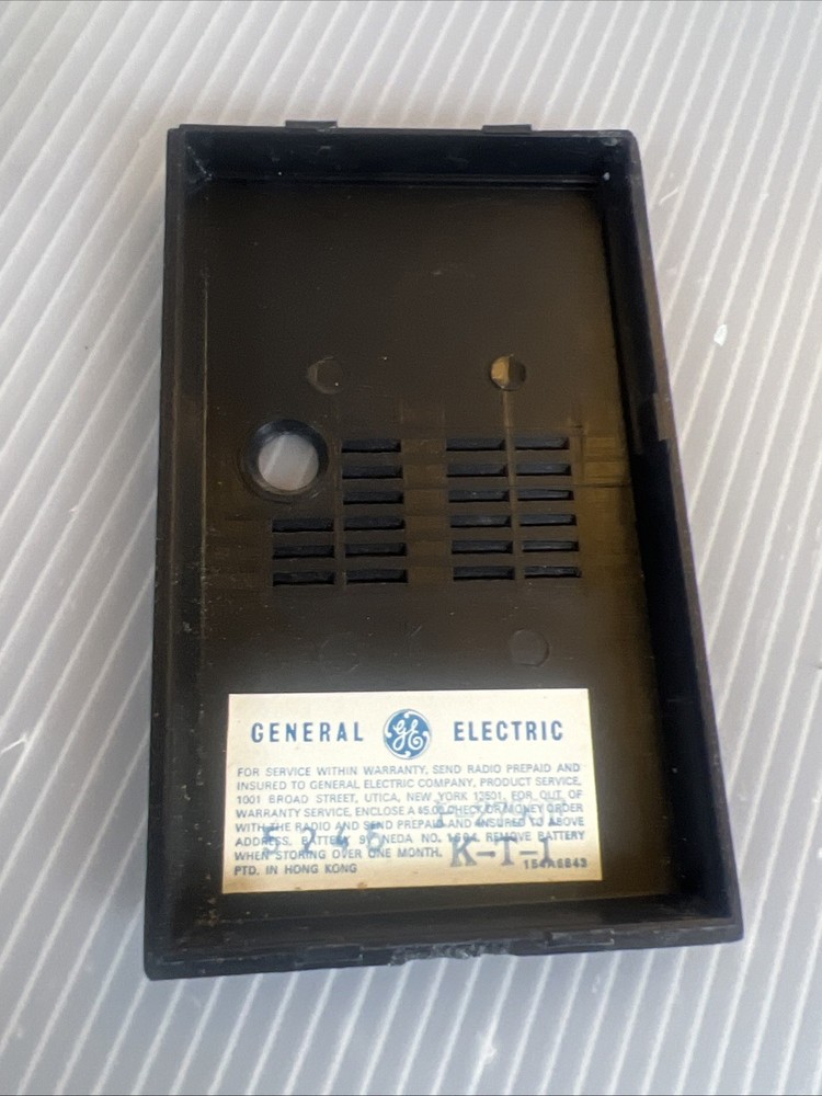 Vintage GENERAL ELECTRIC AM Solid State Handheld Radio