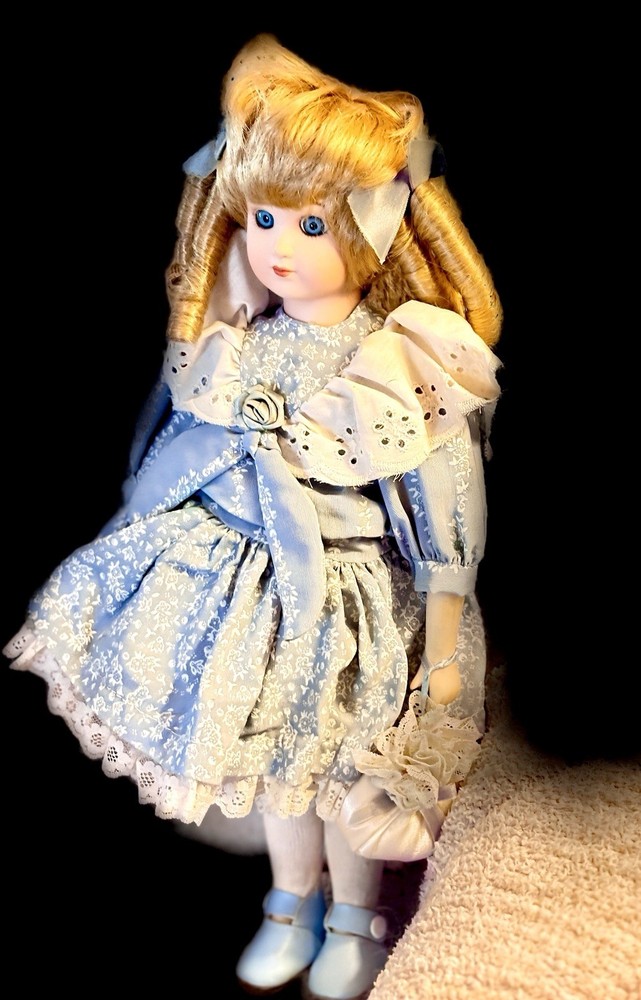 ACTIVE HAUNTED DOLL SPIRIT SYNTHIA