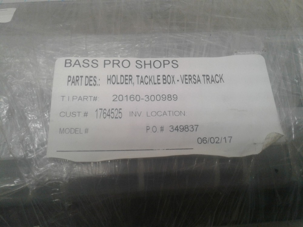 Tracker Versa Track Bolt On Cutting Board 162289