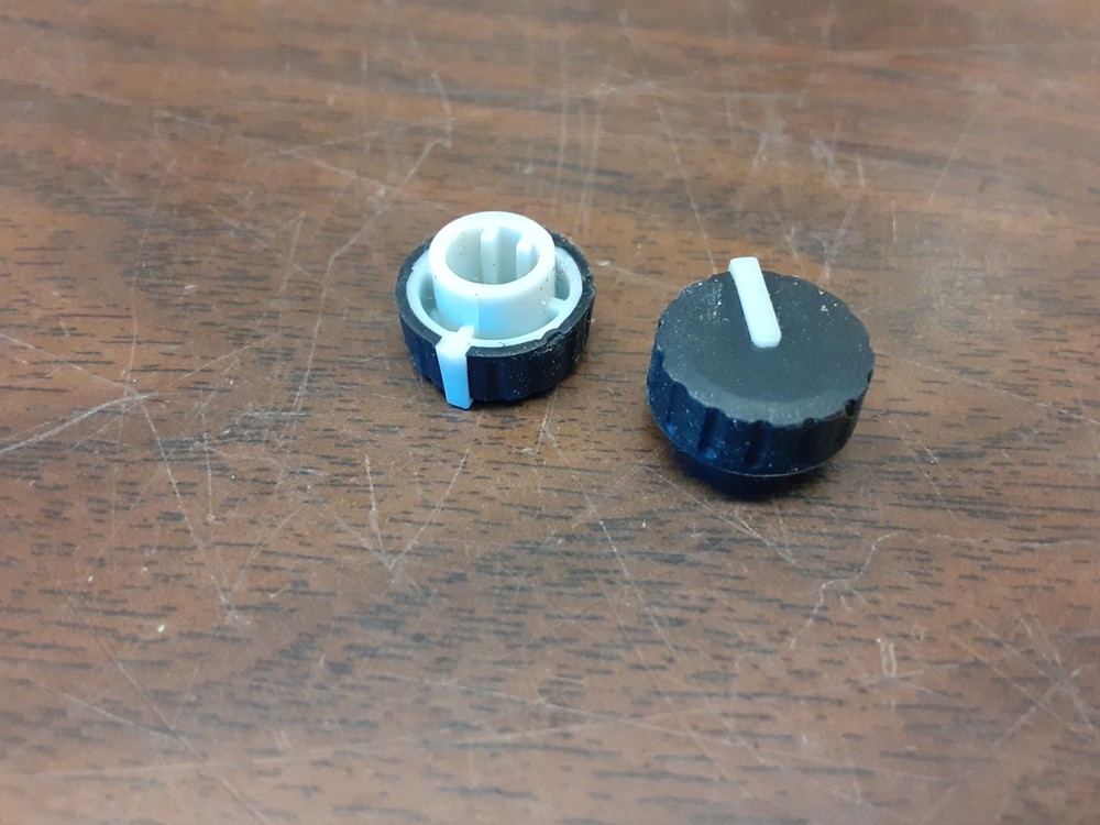 Native Instruments Traktor Kontrol S4 Knobs (2)