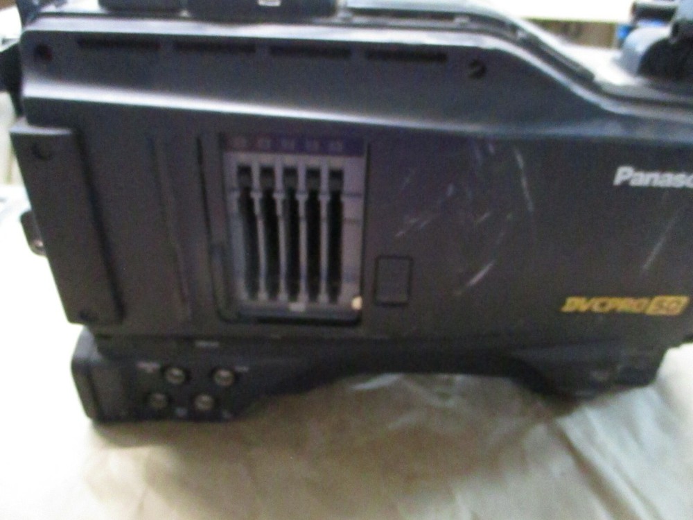 Panasonic AJ-D700P DVCPRO Digital Video Cassette Camera- Powers On " NOT TESTED"