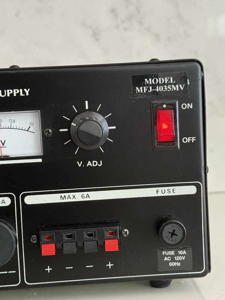 MFJ Model MFJ-4035MV Adjustable Regulated DC Power Supply