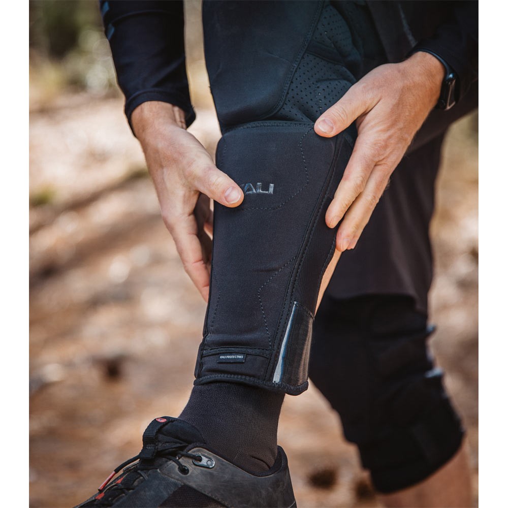 Kali Protectives Casa Shin Guard Small / Medium Black
