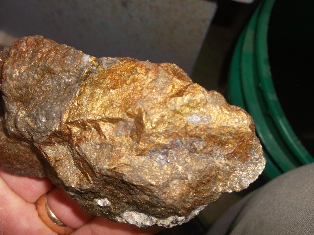 Gold, silver, copper, 223 grams samples ,ore high grade .