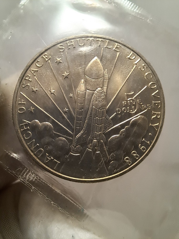 1988 Marshall Islands Space Shuttle Discovery Commemorative $5 | In Packaging