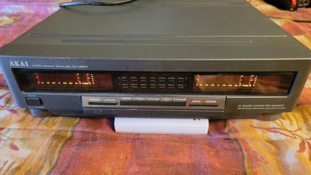 Akai EA M800 very rare Graphic Equalizer Spectrum Analyzer 220 Volts