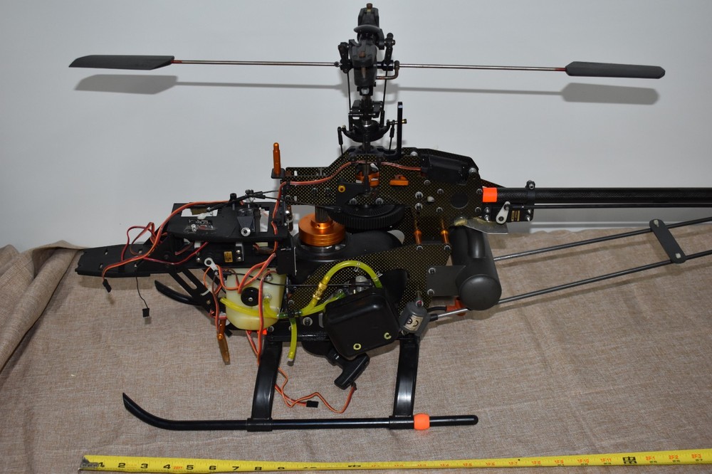 X-cell XL Carbon Gas Powered RC Helicopter pull start