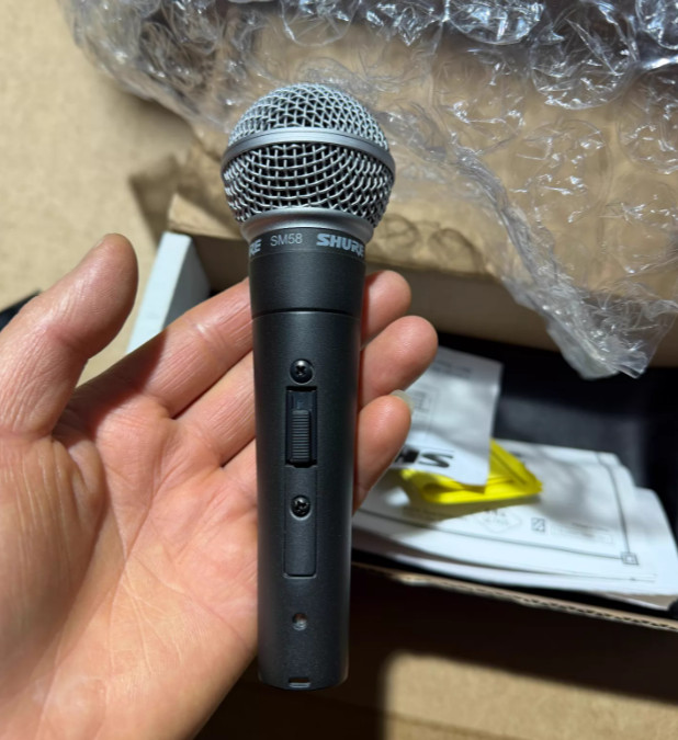1pcs Shure SM58-CHN Wired Microphone