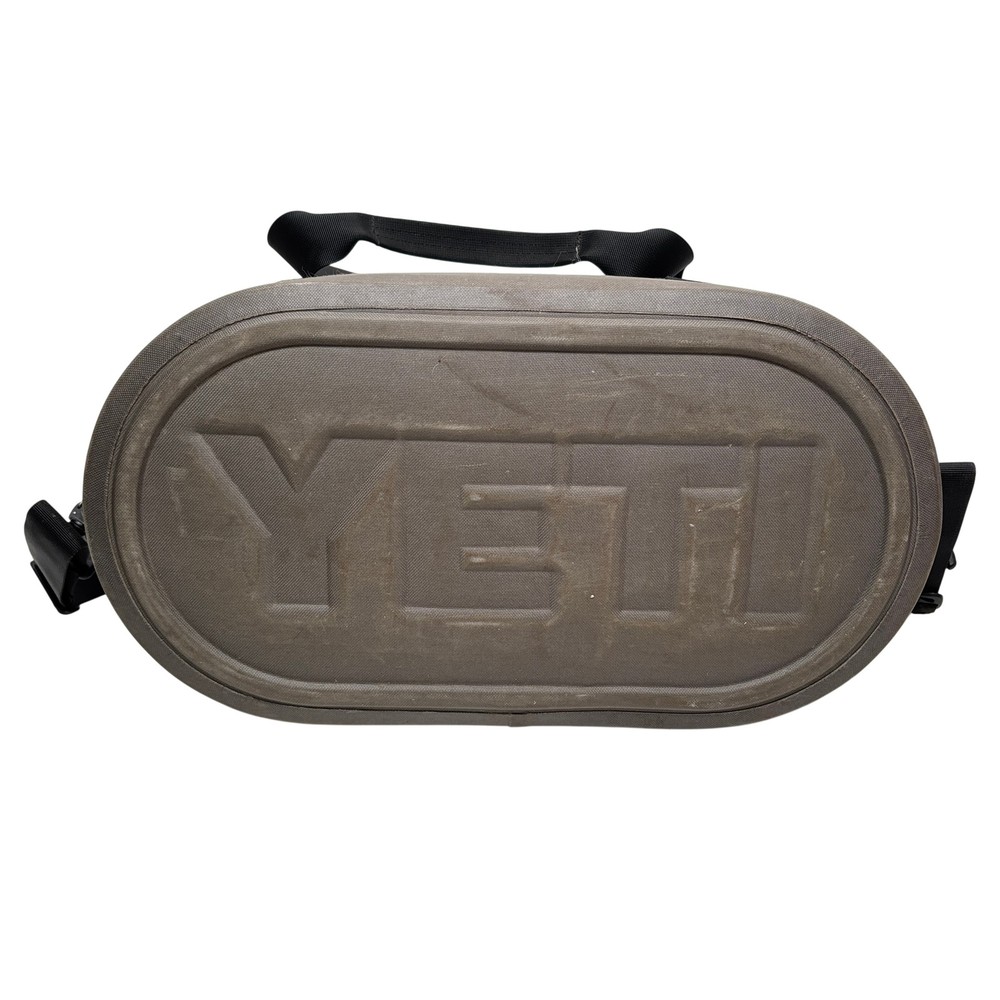 Yeti Hopper 20 18 Can Capacity Handheld Softshell Cooler