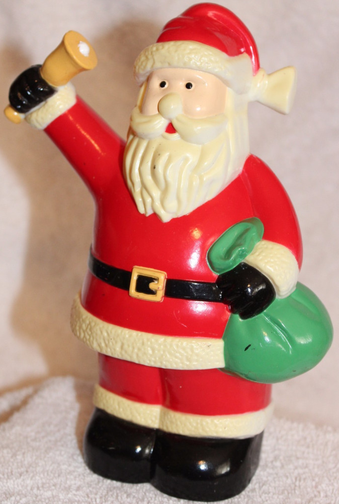 Plastic Santa figurine D