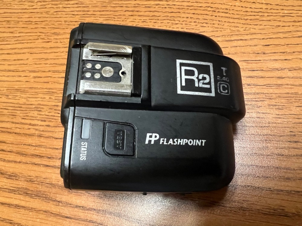 FP Flashpoint R2 T 2.4G Wireless eTTL Flash Trigger Transmitter - Canon TESTED