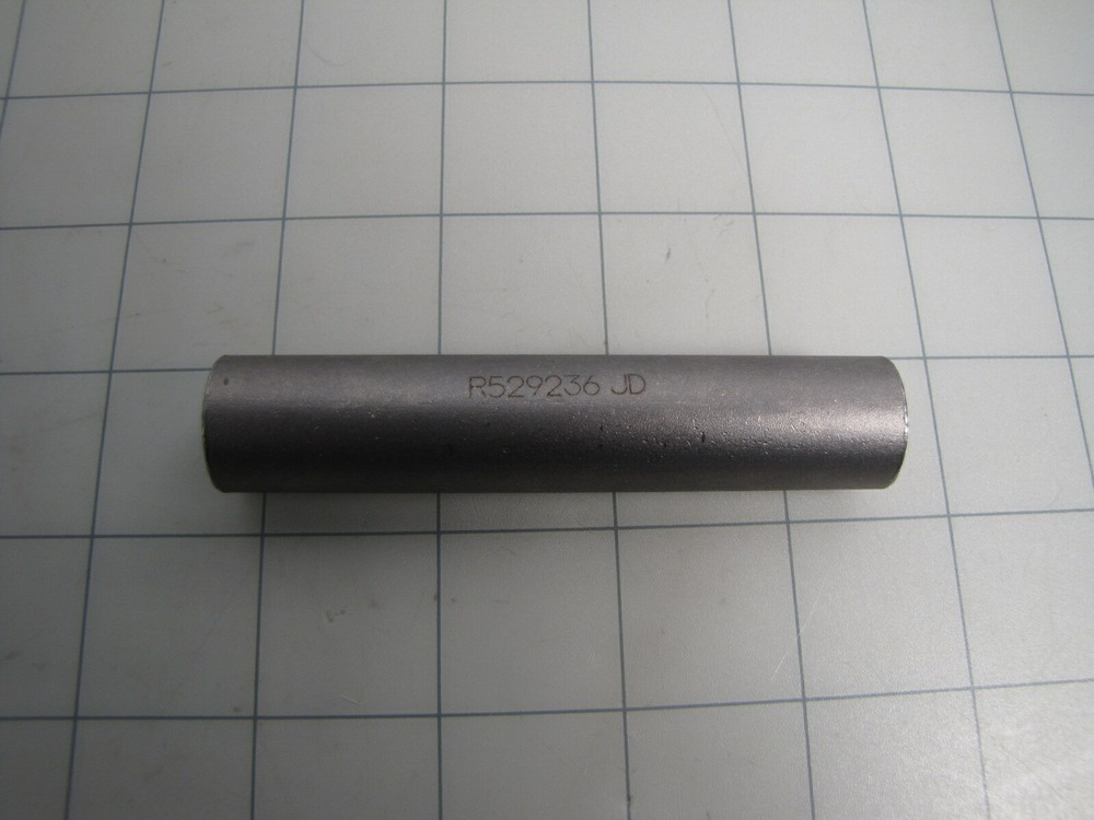 John Deere Spacer R529236 NEW