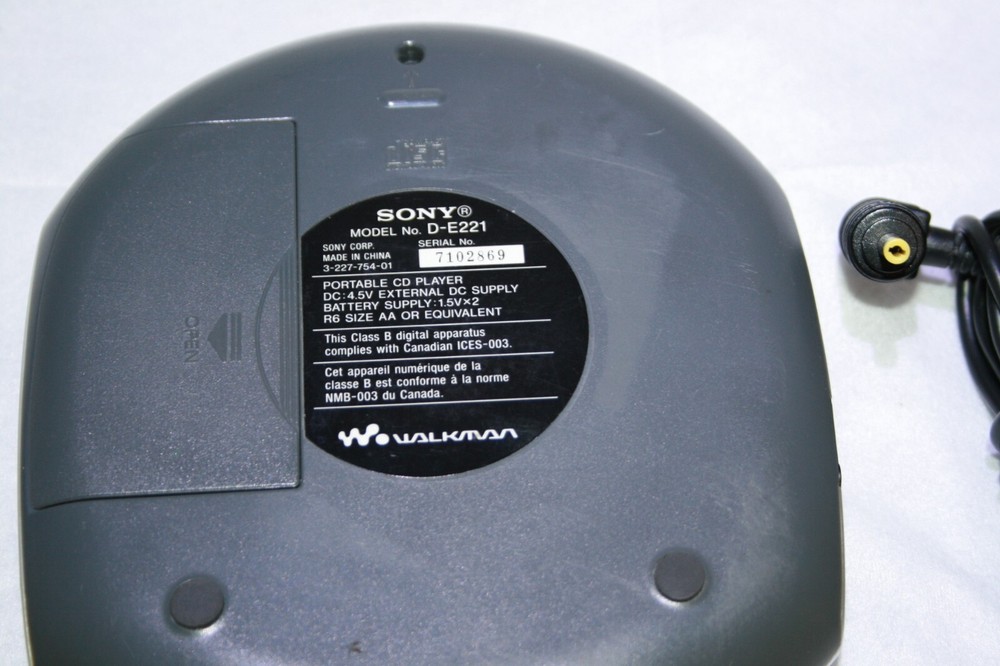 sony walkman cd player used / working