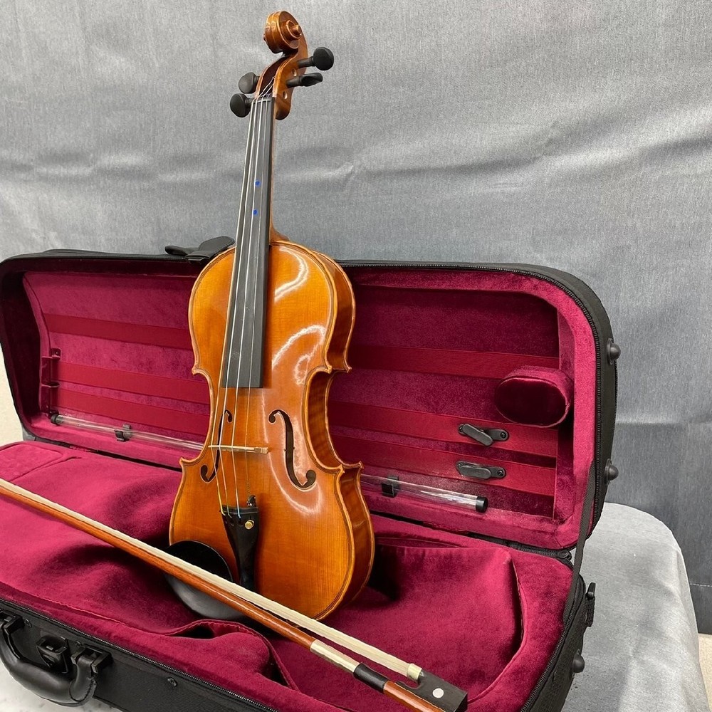 Yamaha V10G Violin 4/4 with case