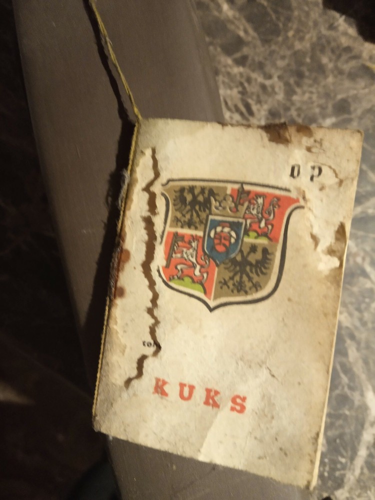 old clay bottle 1820