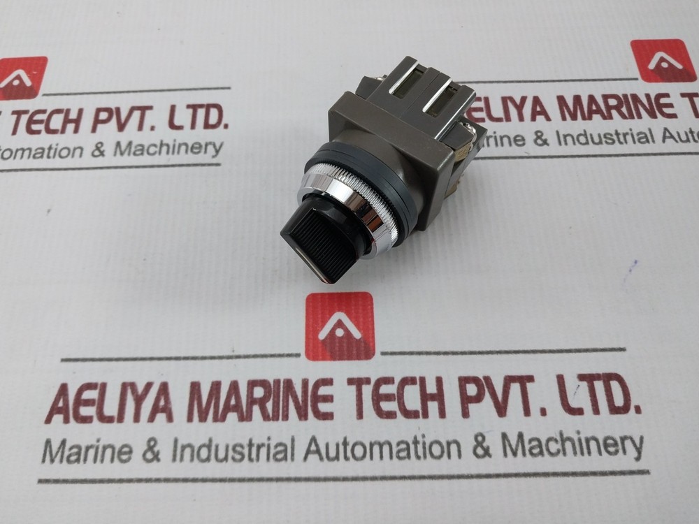IDEC ASN111 Selector Switch 600V/10A
