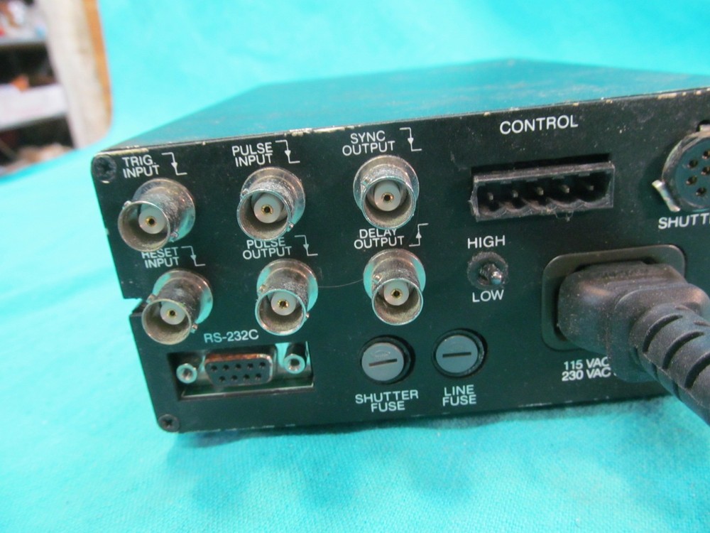 UNIBLITZ T132 SHUTTER DRIVER / TIMER POWERS UP