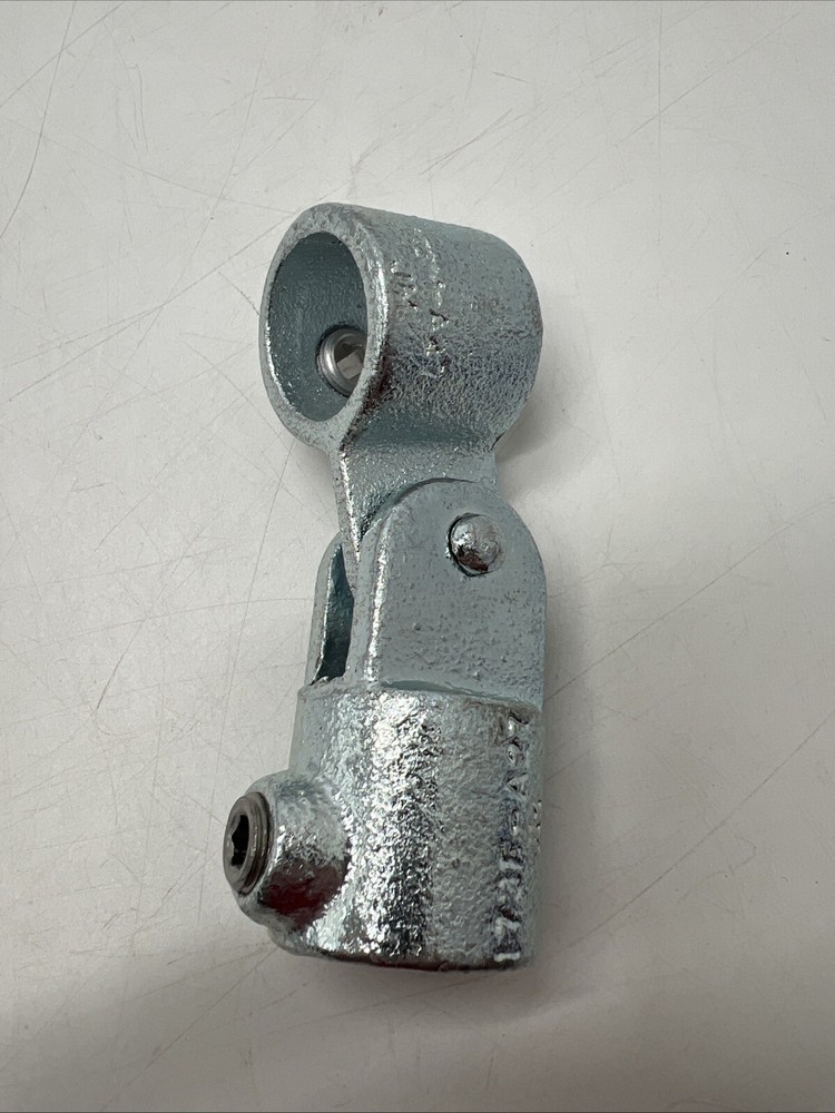 PRO-SAFE Galvanized Swivel Socket Fittin for Structural Pipe Rail: 3/4" Pipe