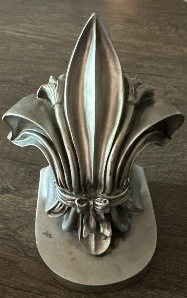 Pair~Fleur-De-Lis~Heavy Polyresin~ w/ Silver/Gray Finish