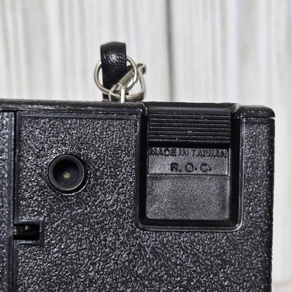 Vintage Continental ELECTROFLASH 555 Camera With Black Leather Case Untested