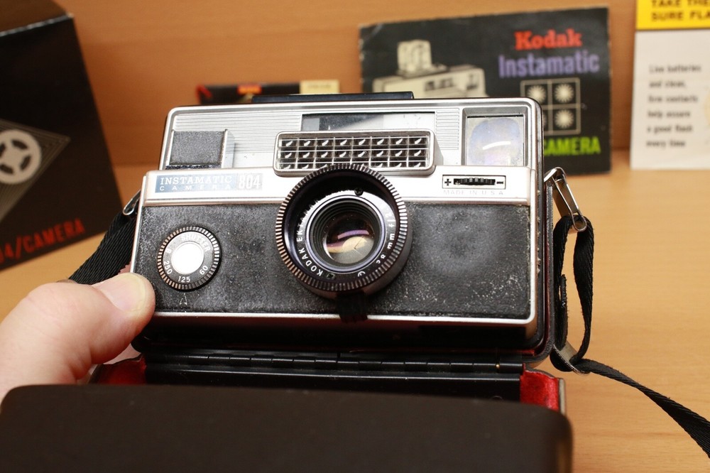 Vintage Kodak Instamatic 804 Camera, Original Hard Shell Case/Strap BOX UNTESTED