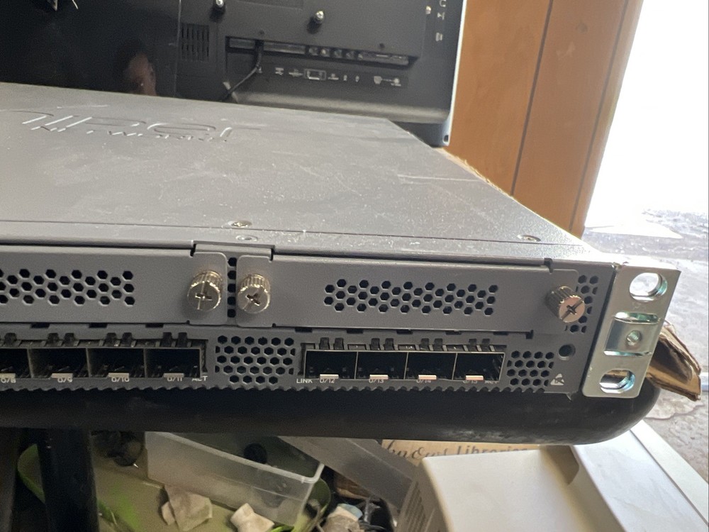 Juniper SRX345-SYS-JB Firewall 16x 1GbE 4x SFP Services Gateway