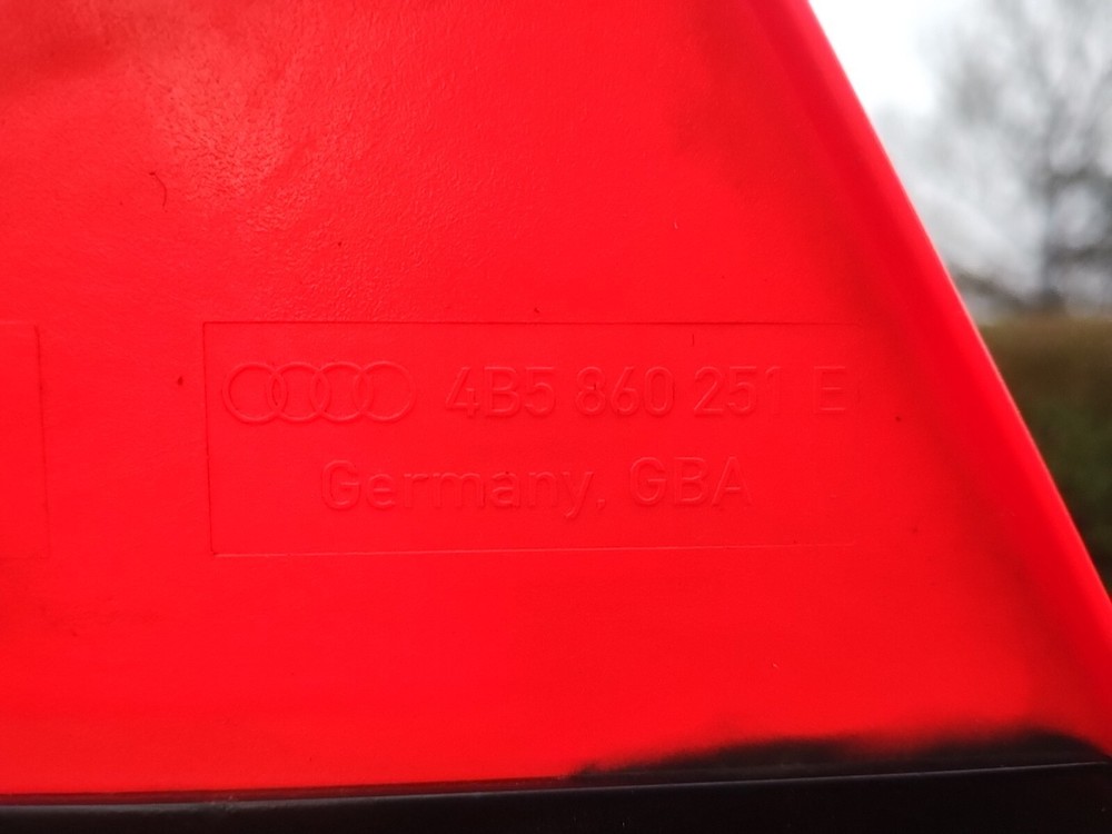 Volkswagen Audi Warning Triangle 4B5860251E