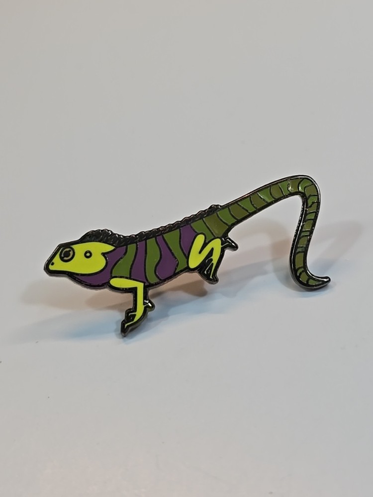 Green Lizard Multi-Color Lapel Pin