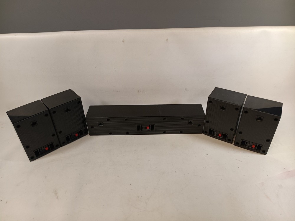 SAMSUNG 5 piece surround sound