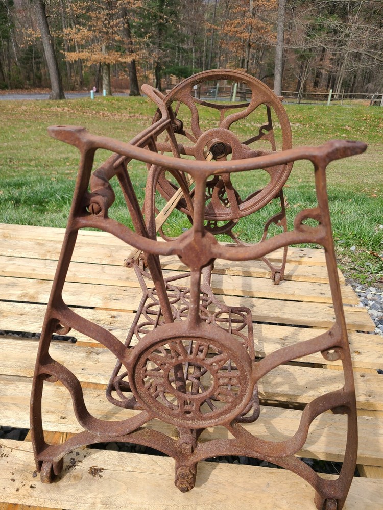Antique Standard Cast Iron Legs Short Base Treadle Sewing Machine Table Base