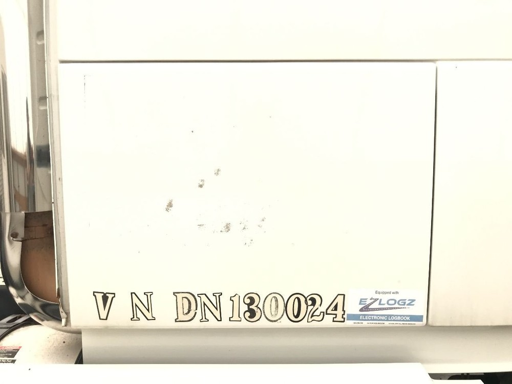 Volvo VNL Right/Passenger Sleeper Door - Used