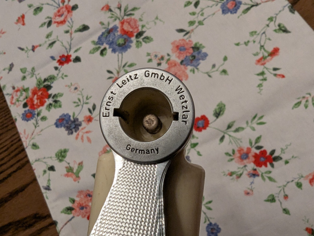 Leitz Wetzlar Leica CTOOM Camera Right Angle Adjustable Flash Bracket w flash